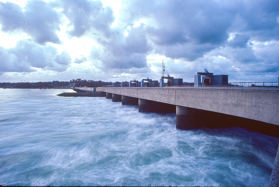 Gezeitenkraftwerk la Rance, Rückstrom während Ebbe