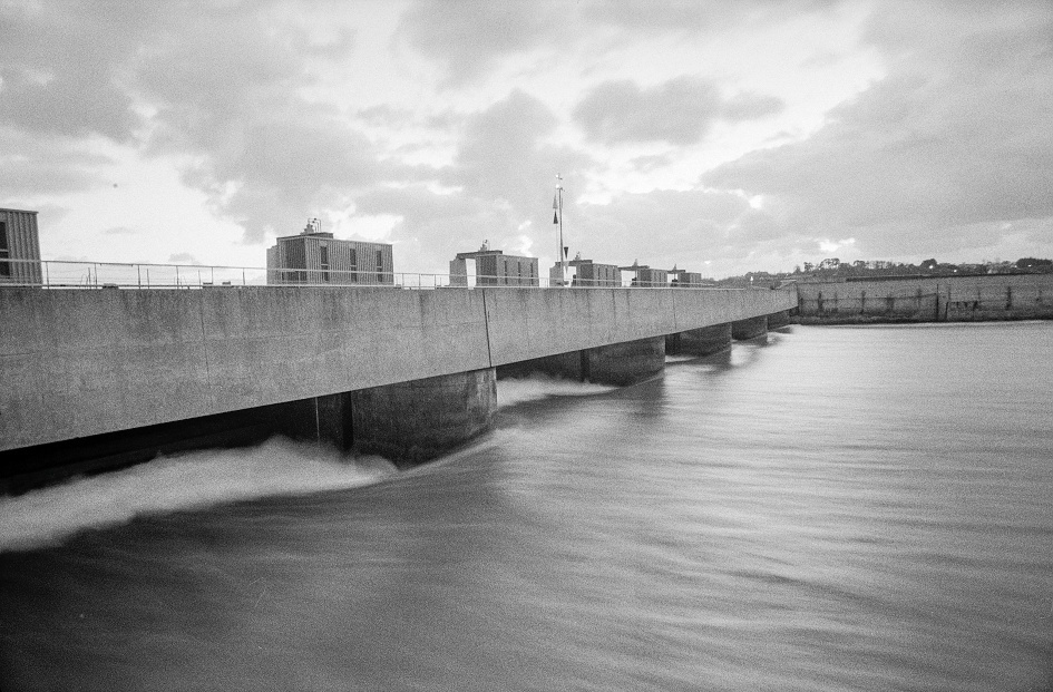 Das Gezeitenkraftwerk la Rance, Rückstrom während Ebbe