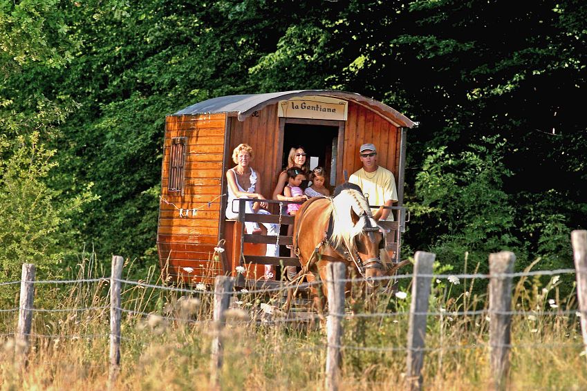 Ausflüge mit dem Pferdeplanwagen in der Franche Comte in der Franche-Comté, Frankreich, Bildquelle: C.R.T. Franche-Comté