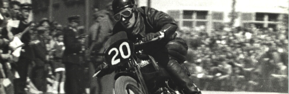Helmut Krackowizer 1949 in Rankweil, Vorarlberg, auf Rudge 250 cm³