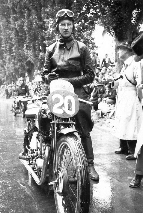 Helmut Krackowizer 1948 at Start at the Innsbruck Road Race up to the Hungerburg