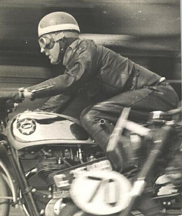  Helmut Krackowizer  - Mister Rudge - in the saddle